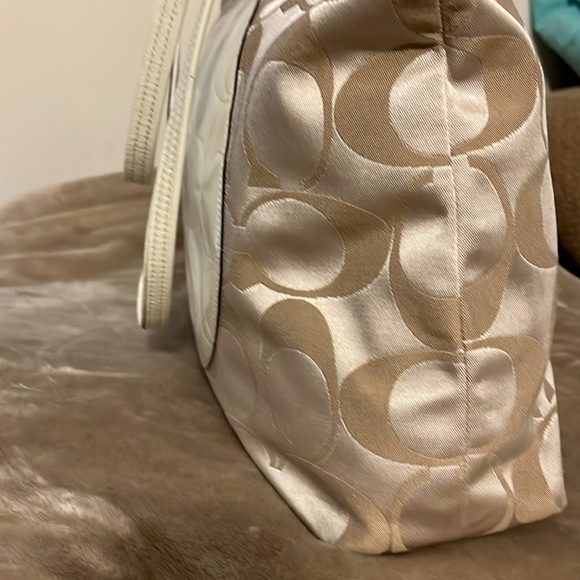 COACH LAURA NORTH SOUTH SIGNATURE TOTE F18336 - Picture 5 of 7